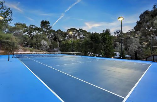 Bellevue Heights Casa | Luxury Resort Studio Apartment Retreat with Pool, Tennis & Alfresco