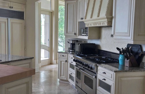 Alexander City Villa | Luxury Retreat at Lake Martin - Lakeside Grande Villa