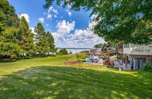 Kemp Casa | Luxury Retreat/Boat Rentals Available!