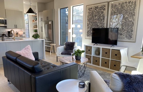 Galindo Casa | Luxury retreat near downtown and everything cool in Austin