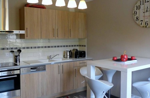 Foulain Cabaña | Gîte de Alta Gama con Piscina Privada, Actividades y Comodidades en el Valle de la Suize