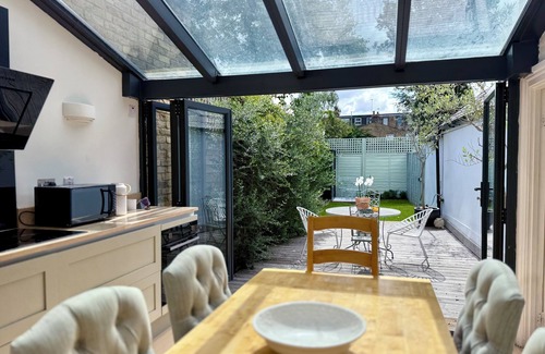 North Richmond Apartamento | Richmond 2 cama doble hogar familiar / trabajo amigable cerca de Richmond stn