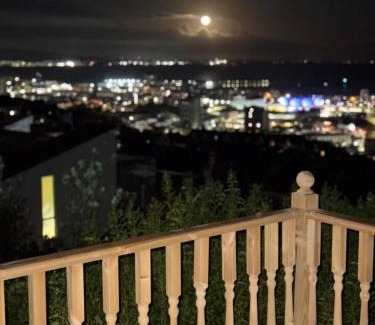 Cynonville Casa | Luxury room with sea views and modern conveniences