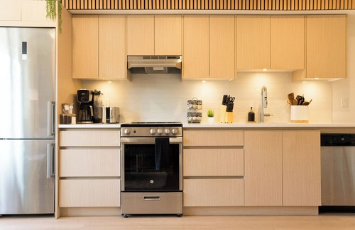 Lower Lonsdale Casa | Luxury Scandinavian Suite Retreat | Cozy and Bright | North Vancouver