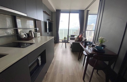 Pratumnak Hill Condominio | Luxury Sea View - High Floor