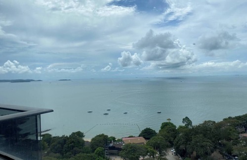 Pratumnak Hill Condominio | Luxury Sea View - High Floor