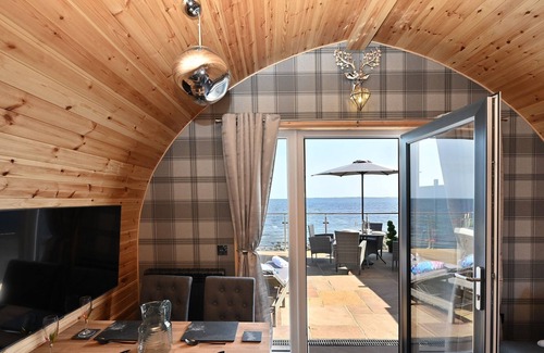 Keiss Casa | Luxury seafront glamping pod with private patio and Hydropool Jaccuzi