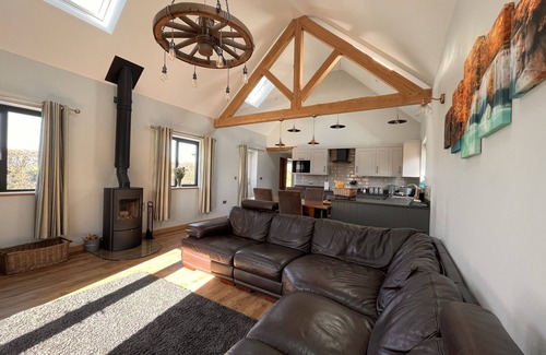 Hendrerwydd Casa | Luxury Secluded Barn With Private Hot Tub