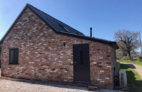 Hendrerwydd Casa | Luxury Secluded Barn With Private Hot Tub