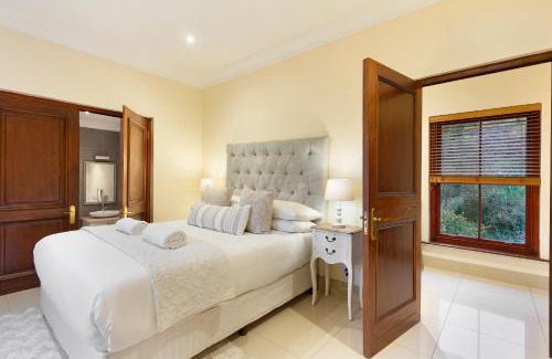 Constantia Villa | Luxury Serviced Villa in Constantia