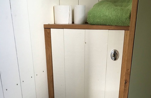 New Forest District Cabina | Luxury Shepherds hut Close to Beach and Forest