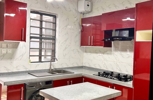 Ofin Apartamento | Luxury Shortlet Apartment LBS, AJAH