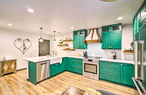 Hastings Apartamento | Luxury Spa Retreat: Private Courtyard & More!