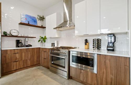 Montopolis Casa | Luxury Stay Near Downtown & Airport!