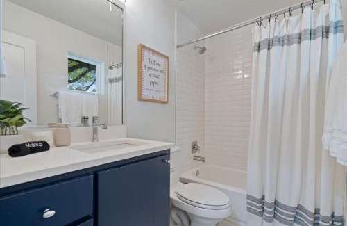 Swede Hill Apartamento | Luxury Stay w Ping-Pong & Pool