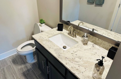Forest Acres Apartamento | Luxury Studio Ft. Jackson Downtown