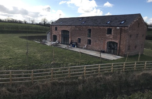 Wimbolds Trafford Casa | Luxury Stunning 5 Bed Barn Conversion Near Chester