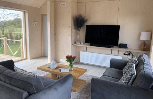 Ringstead Cabina | Luxury Timber Clad Eco-Lodge 5 miles from the Norfolk Heritage Coast