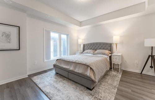 Vaughan Casa | Luxury Townhouse in Vaughan