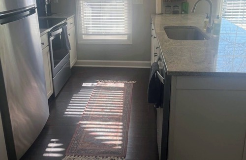 Mount Pleasant Casa | Luxury Townhouse near Downtown and Beaches with Hot Tub