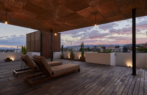 Santa Lucía del Camino Casa | Villa con rooftop y alberca privada. 8 personas, 4 suites cada uno con baño