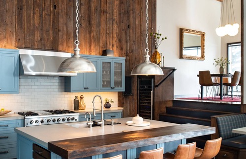 Truckee Casa | Nuevo listado: remodelación completa, bañera de hidromasaje, pozo de fuego, perfecto para 2 parejas o 1 familia