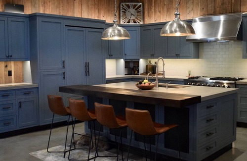 Truckee Casa | Nuevo listado: remodelación completa, bañera de hidromasaje, pozo de fuego, perfecto para 2 parejas o 1 familia