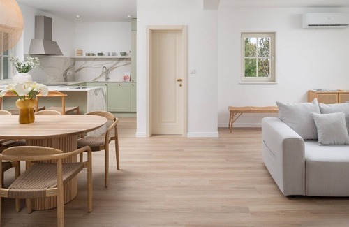 Seline Villa | Villa Casa Sorelle sea view infinity heated pool