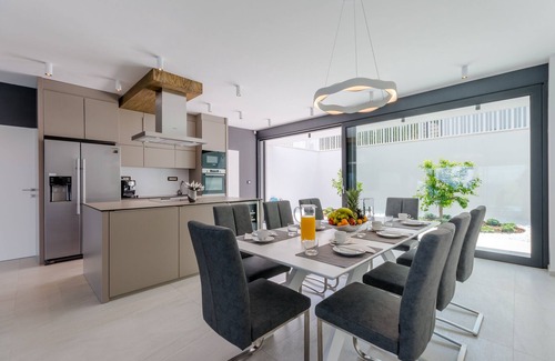 Sutivan Villa | Luxury Villa Complex VITAE & PAX