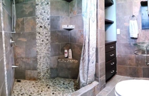 Ciudad Cortés Villa | LUXURY VILLA W/VAST OCEAN VIEW, INFINITY POOL, NATURE, SLEEPS 9ppl