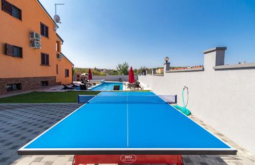 Valdebek Villa | Luxury villa Hedone with pool & whirpool in Pula near the beach