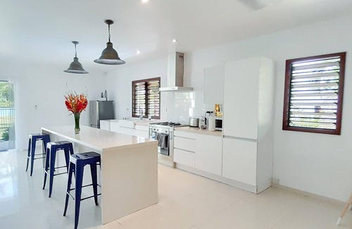 Port Vila Villa | Luxury villa on the beach!