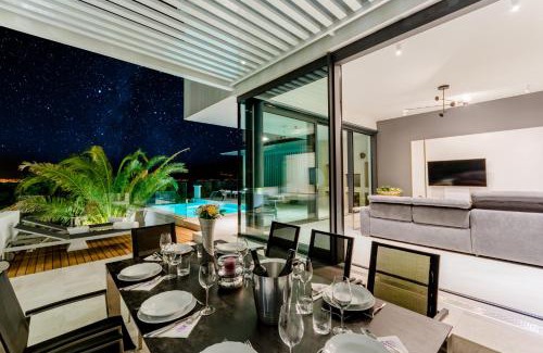 Sutivan Casa | Luxury "Villa Pax" with heated infinity-pool, 8 sleeps