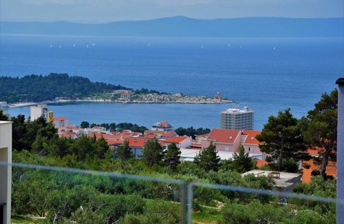 Veliko Brdo Villa | Villa de lujo con piscina climatizada en la zona más elegante de la ciudad.