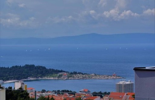 Veliko Brdo Villa | Villa de lujo con piscina climatizada en la zona más elegante de la ciudad.