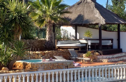 Benidoleig Villa | Villa de lujo con piscina privada climatizada y jacuzzi! Hermosa ubicación. PAGOD Bali