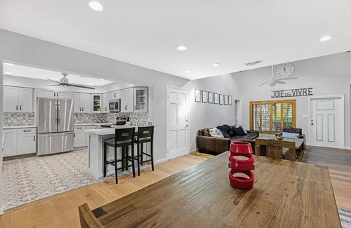 Hendricks and Venice Isles Casa | Luxury Waterfront bungalow off Las Olas with private pool and 50 foot dock