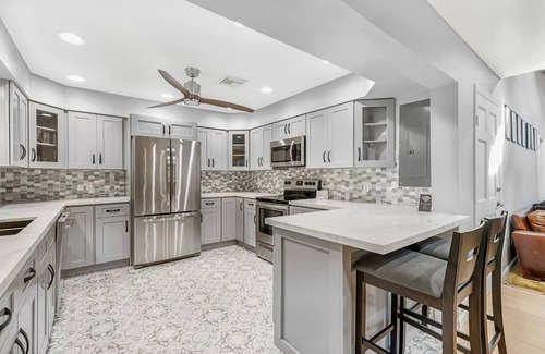 Hendricks and Venice Isles Casa | Luxury Waterfront bungalow off Las Olas with private pool and 50 foot dock