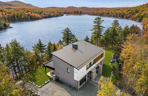 Orford Chalet De Esquí | LUXURY WATERFRONT CHALET