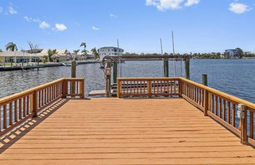 Port Richey Casa | Luxury Waterfront Oasis