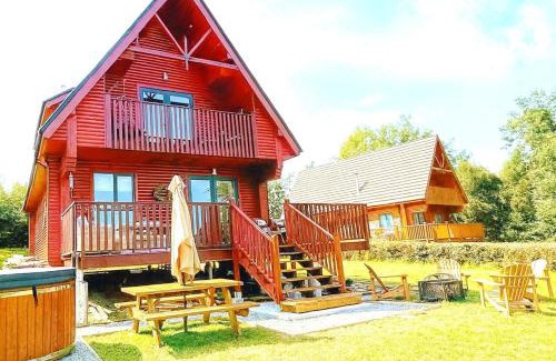 Belturbet Otro | Luxury Waterfront Retreat I Deluxe Lodge I Private Hot Tub & Sauna