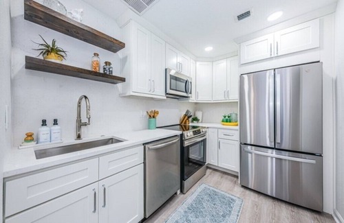 Coquina Key Condominio | Luxury Waterfront Resort Style Living- The Beachy Getaway