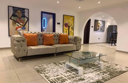 Port Harcourt Casa | Luxury Whole House