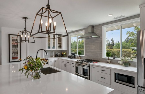 Kenwood Casa | Luxury wine country home walking distance from amazing wineries