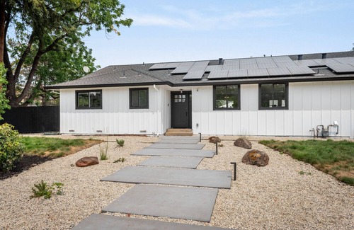 Kenwood Casa | Luxury wine country home walking distance from amazing wineries