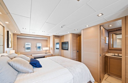 Downtown Wilmington Alquiler De Eote | Luxury Yacht in Perfect Location - One of a Kind!