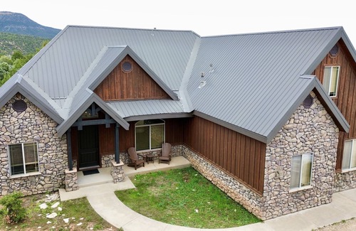 Zion National Park East Entrance Cabina | Lujo East Zion Mtn. Cabina: privacidad, acceso a la piscina, Zion / Bryce, séptima noche gratis