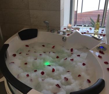 Brake Apartamento | Luxuswohnung Pazifik WESER WELLNESS WHIRLPOOL