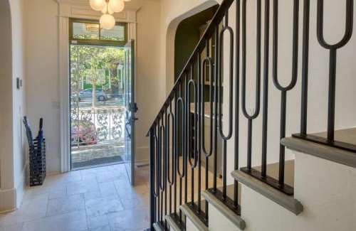 Hitch Village - Fred Wessels Homes Villa | LuxVilla 3 BR-3 BA Villa near River Street