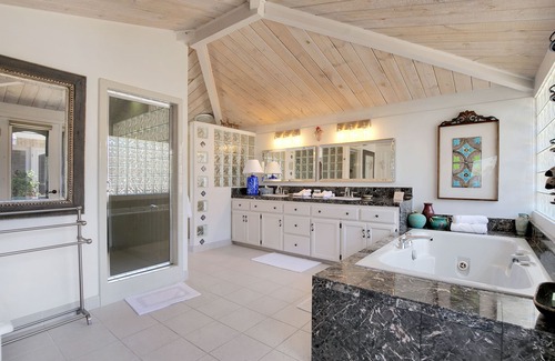 Carmel Valley Casa | LX16 Valleyview sobre bodegas con bañera de hidromasaje en la cima de la colina